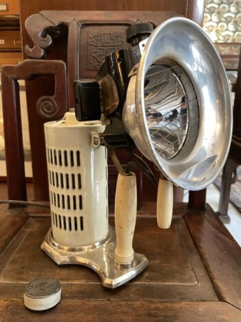 Antieke UV lamp Ulvir kooldraadlamp