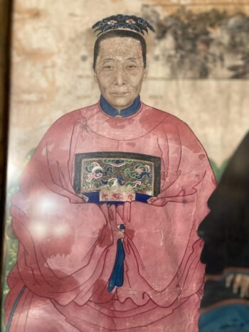 Chinees voorouder schilderij achter glas