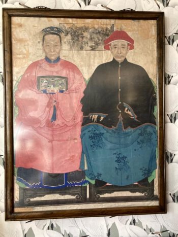 Chinees voorouder schilderij achter glas