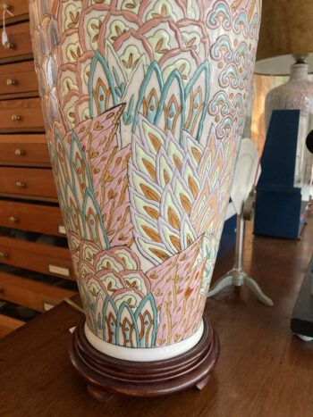 Veelkleurige aardewerk schemerlamp