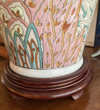 Veelkleurige aardewerk schemerlamp