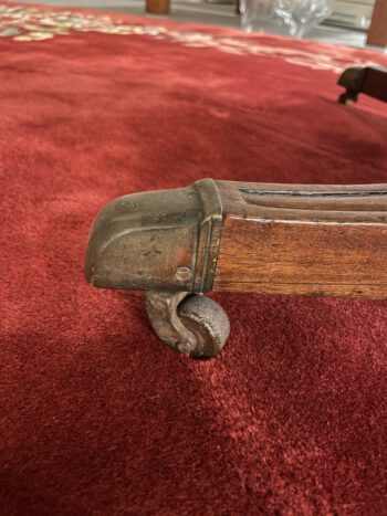 Salontafel mahonie wieltjes