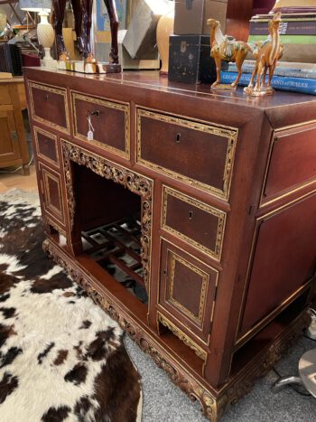 Chinees Dressoir rood hout goud gedecoreerd