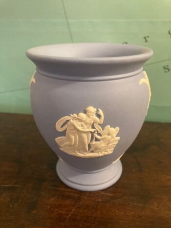 Blauw wedgwood vaasje