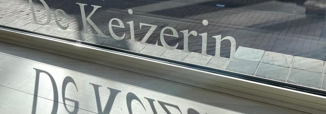 Logo keizerin op glas