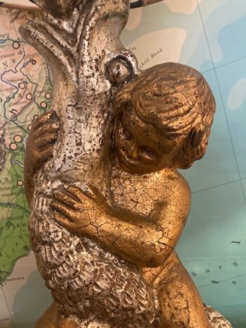 Schemerlamp barok antiek vissersjongen goudkleurig