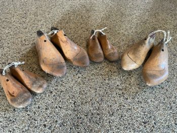 Antieke houten schoenmal