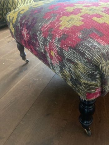 kleurige poef footstool