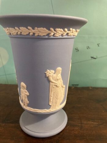 Blauwe wedgwood vaas